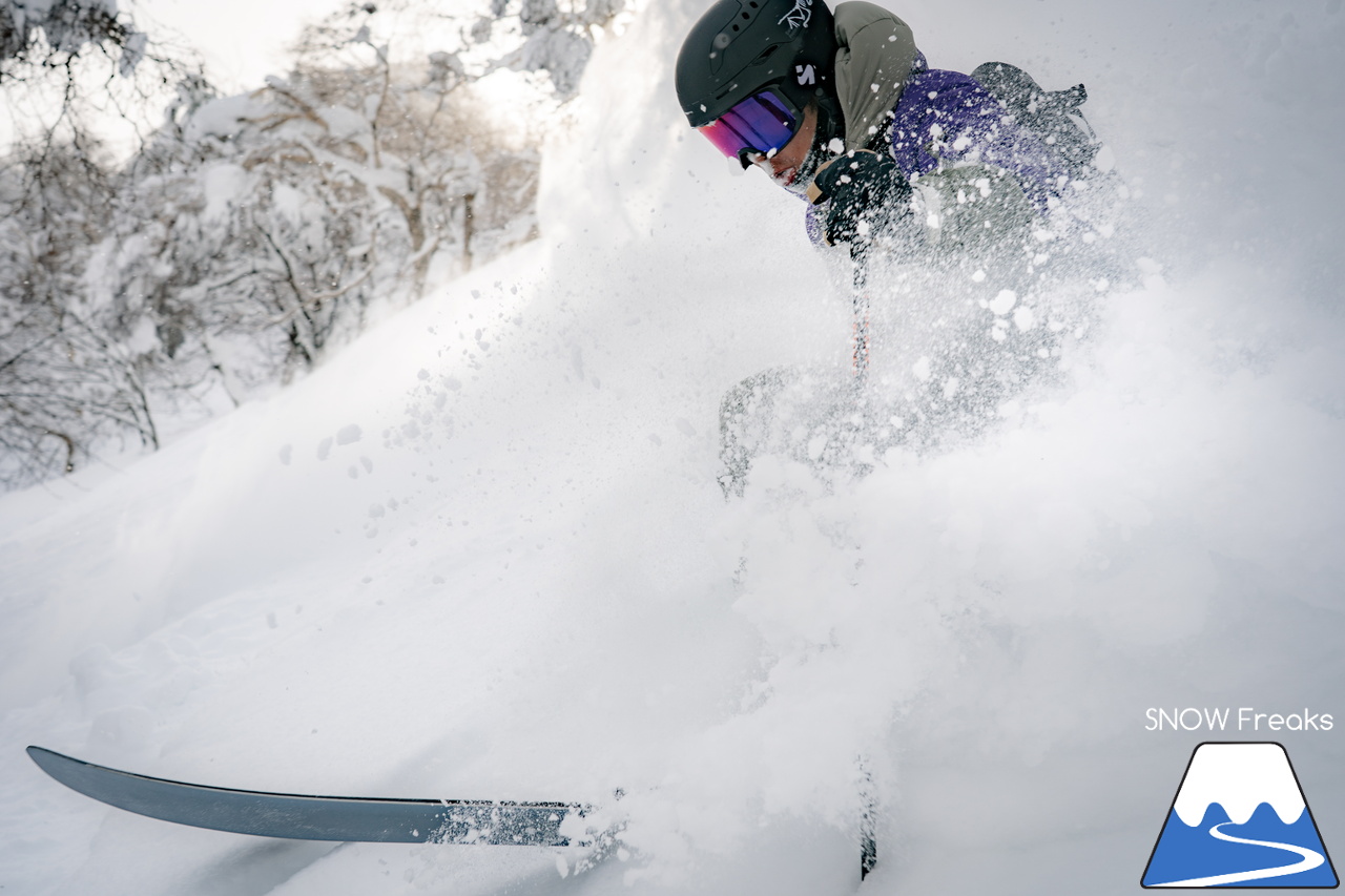 サッポロテイネ｜プロスキーヤー・中西太洋さんが、今季 SNOW Freaks 初登場。コンディション良好なゲレンデ＆パウダーを滑る、そして、撮る！